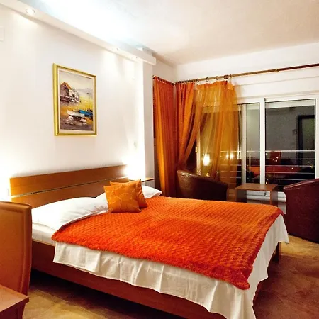 Vila Luxury Villa With A Swimming Pool Vis - 8922