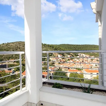 Vila Luxury Villa With A Swimming Pool Vis - 8922