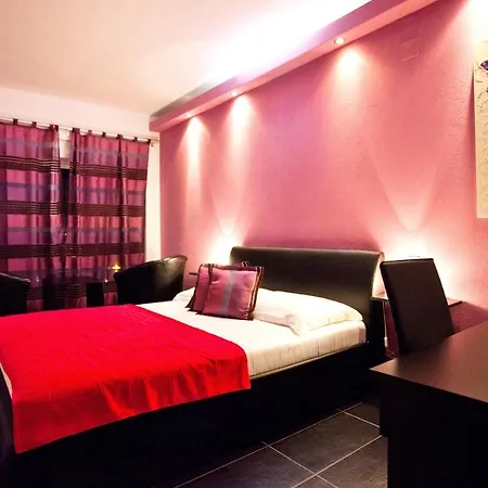 Vila Luxury Villa With A Swimming Pool Vis - 8922 *