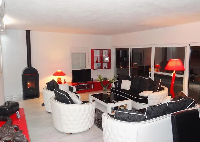 Villa Luxury With A Swimming Pool - 8922