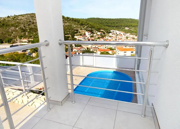 Luxury With A Swimming Pool - 8922 Vis