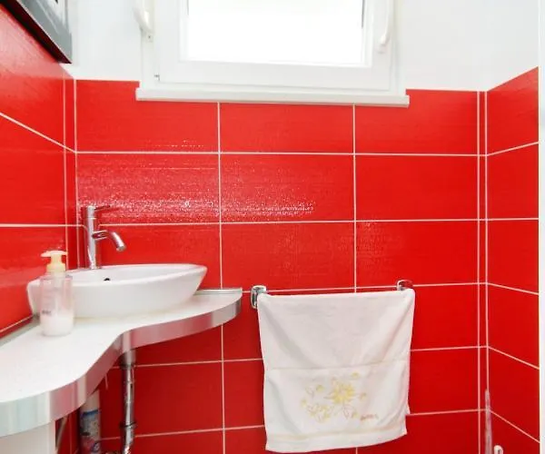 Luxury With A Swimming Pool - 8922