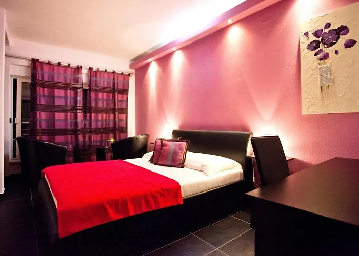 Villa Luxury With A Swimming Pool - 8922 *