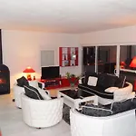 Villa Luxury With A Swimming Pool - 8922