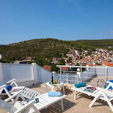 Villa Luxury Villa With A Swimming Pool Vis - 8922 *