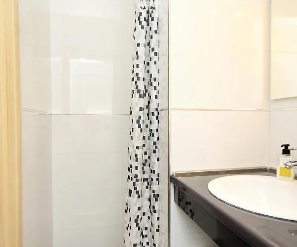 Villa Luxury Villa With A Swimming Pool Vis - 8922