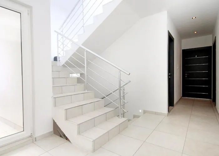 Luxury Villa With A Swimming Pool Vis - 8922 Villa Vis